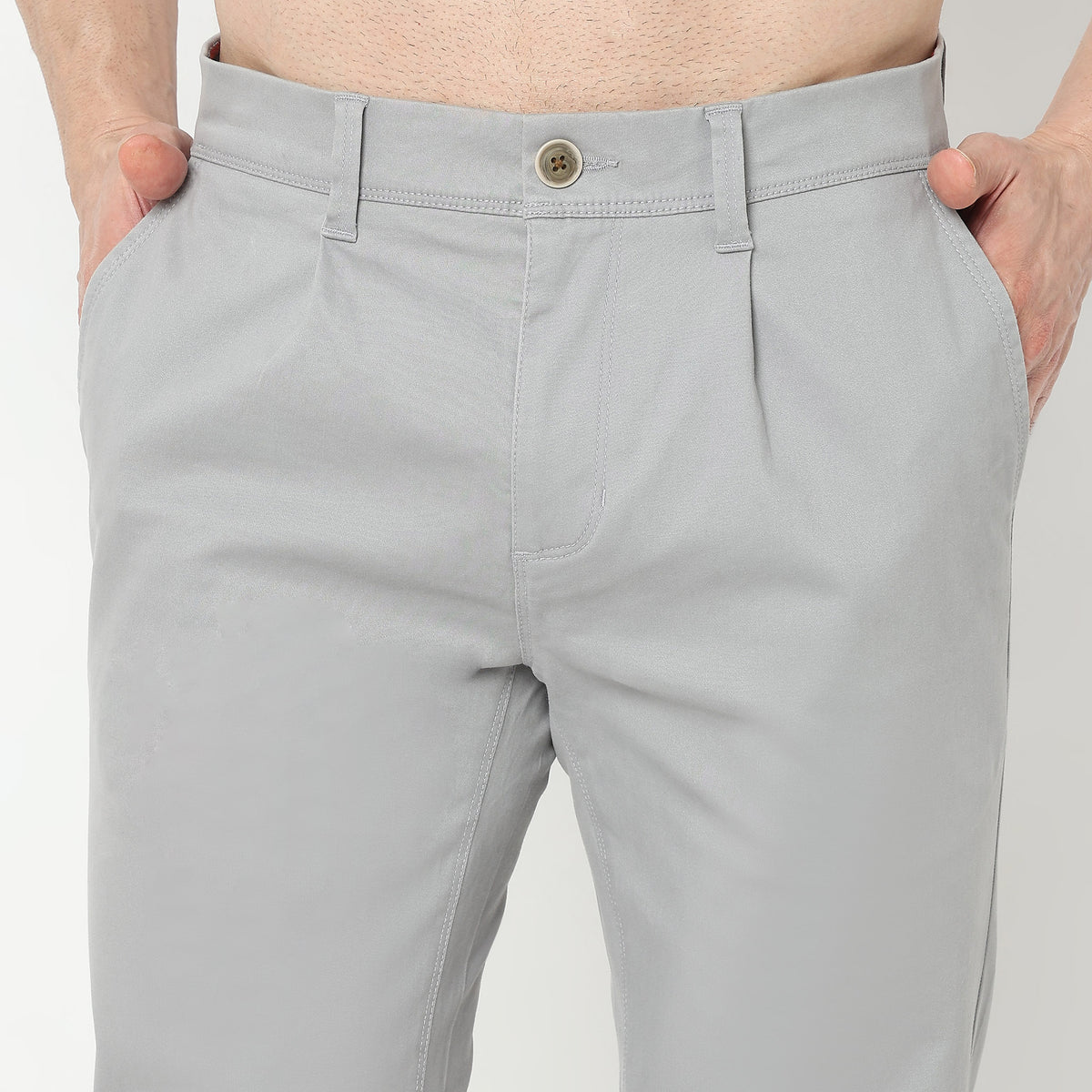 Regular Fit Solid Mid Rise Chinos