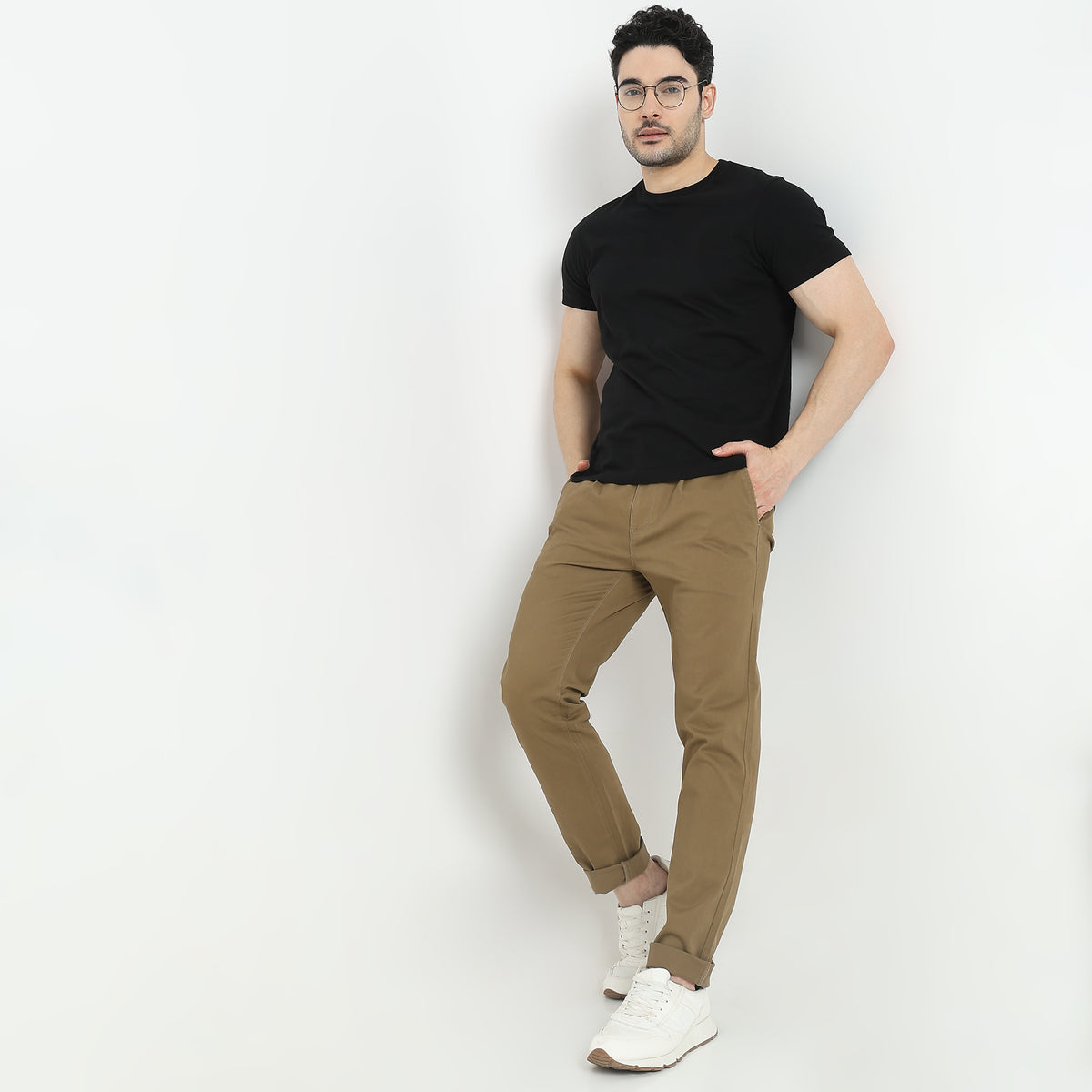 Regular Fit Solid Mid Rise Chinos