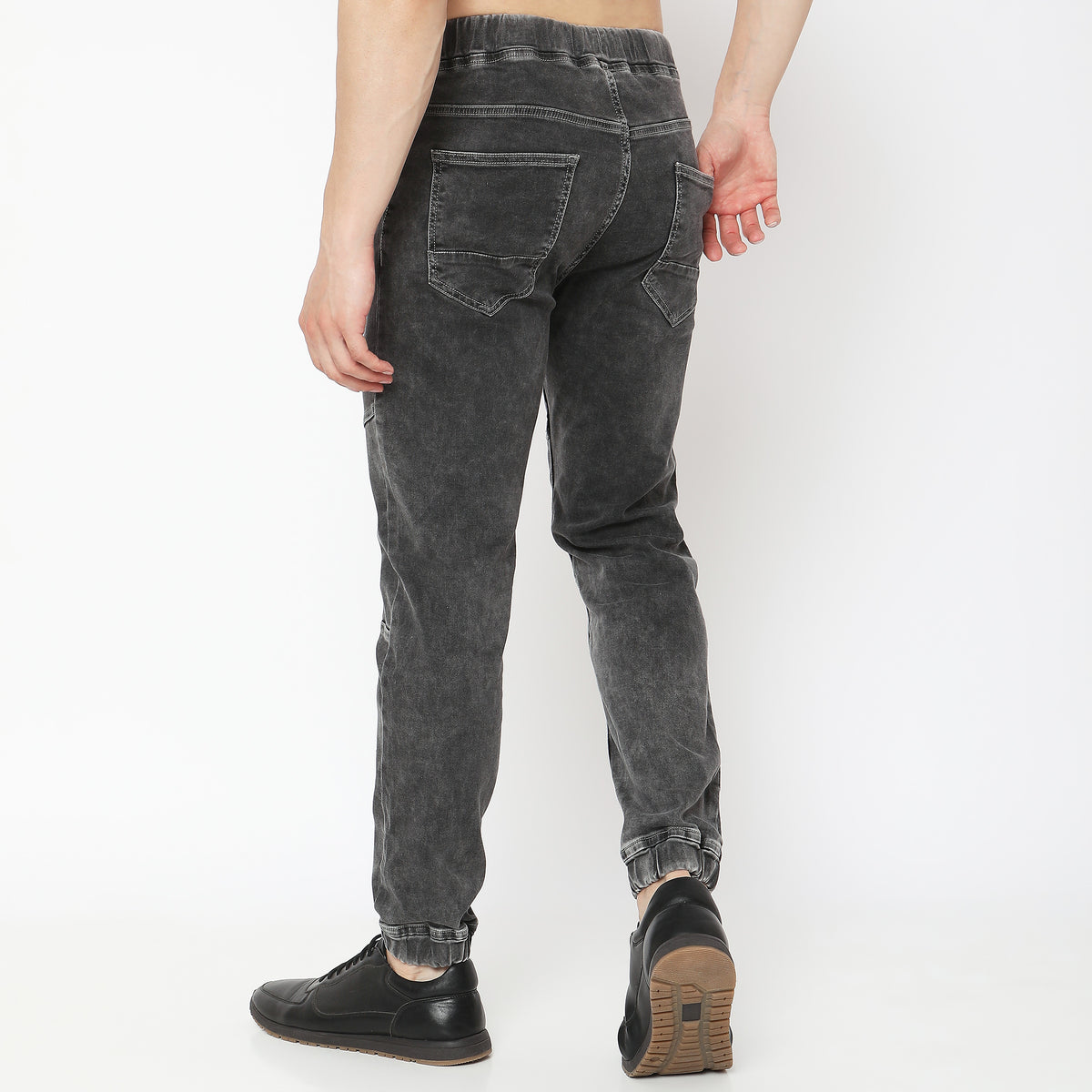 Regular Fit Solid Low Rise Jeans