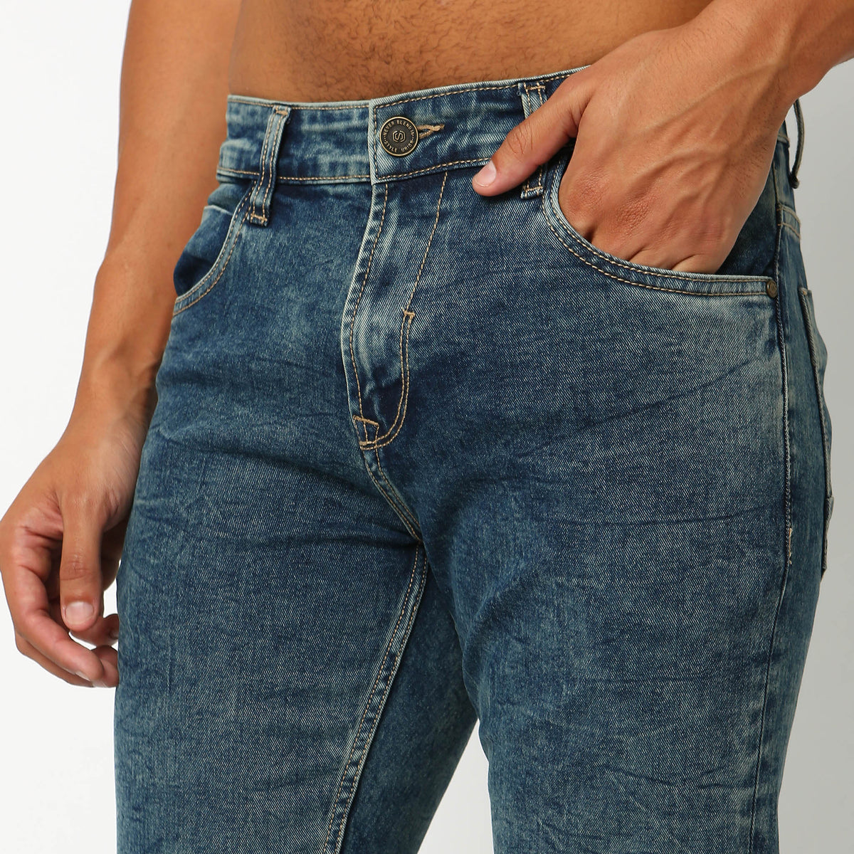 Men Wearing Skinny Comfort Solid Mid Rise Jeans