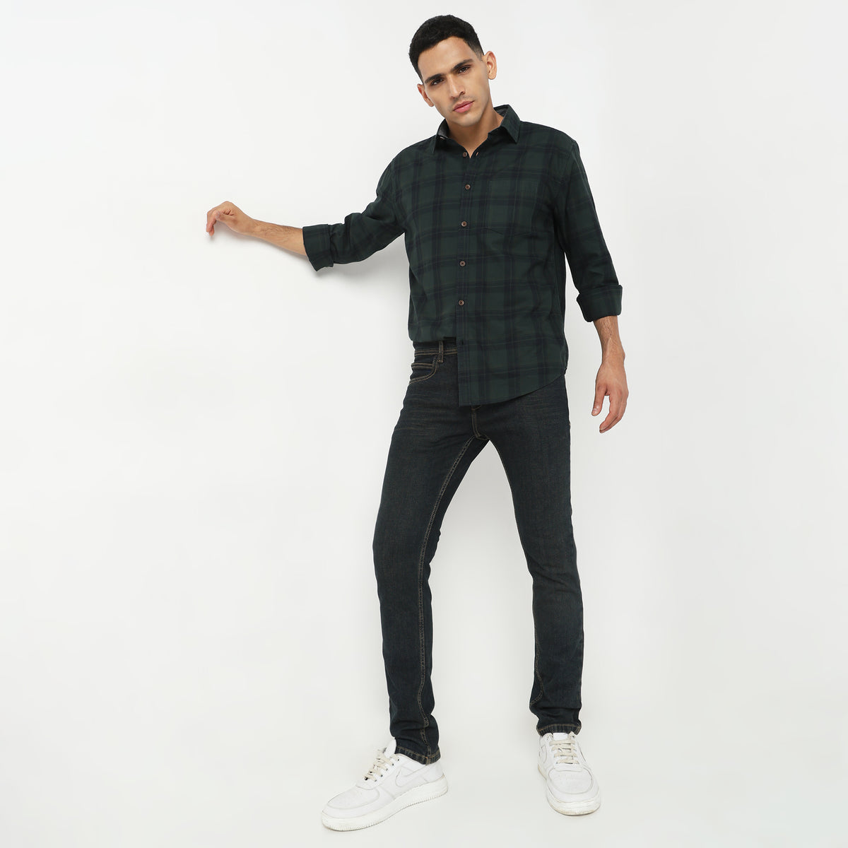 Slim Fit Solid Mid Rise Jeans