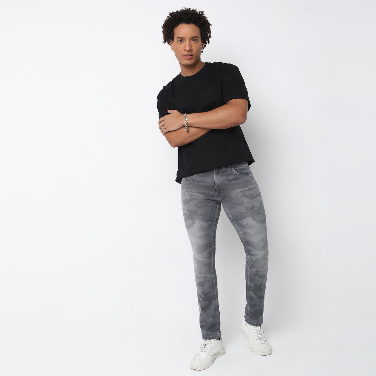 Slim Fit Solid Mid Rise Jeans