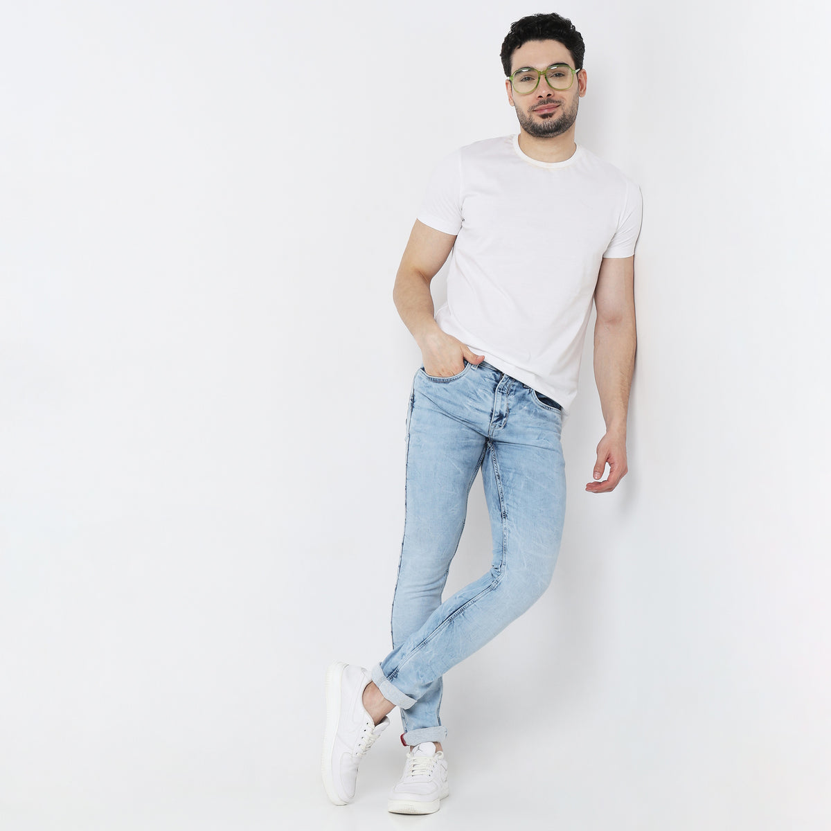 Slim Fit Solid Mid Rise Jeans