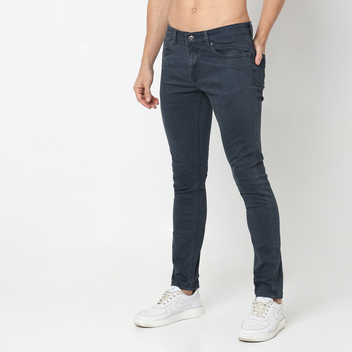 Straight Fit Solid Mid Rise Jeans