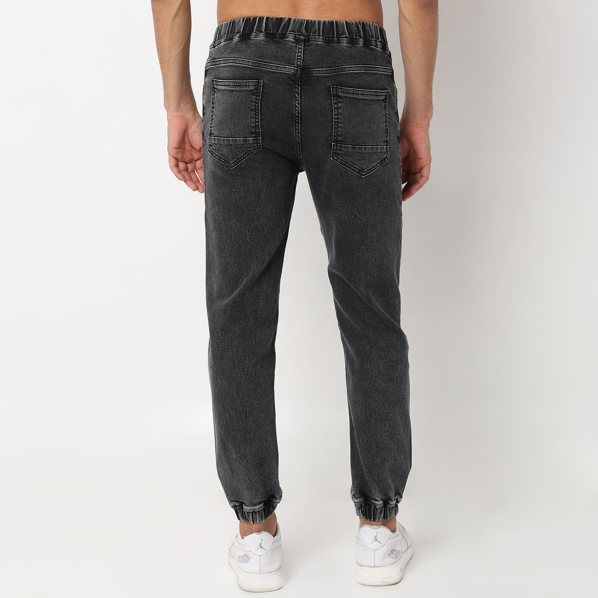 Regular Fit Solid Mid Rise Jeans