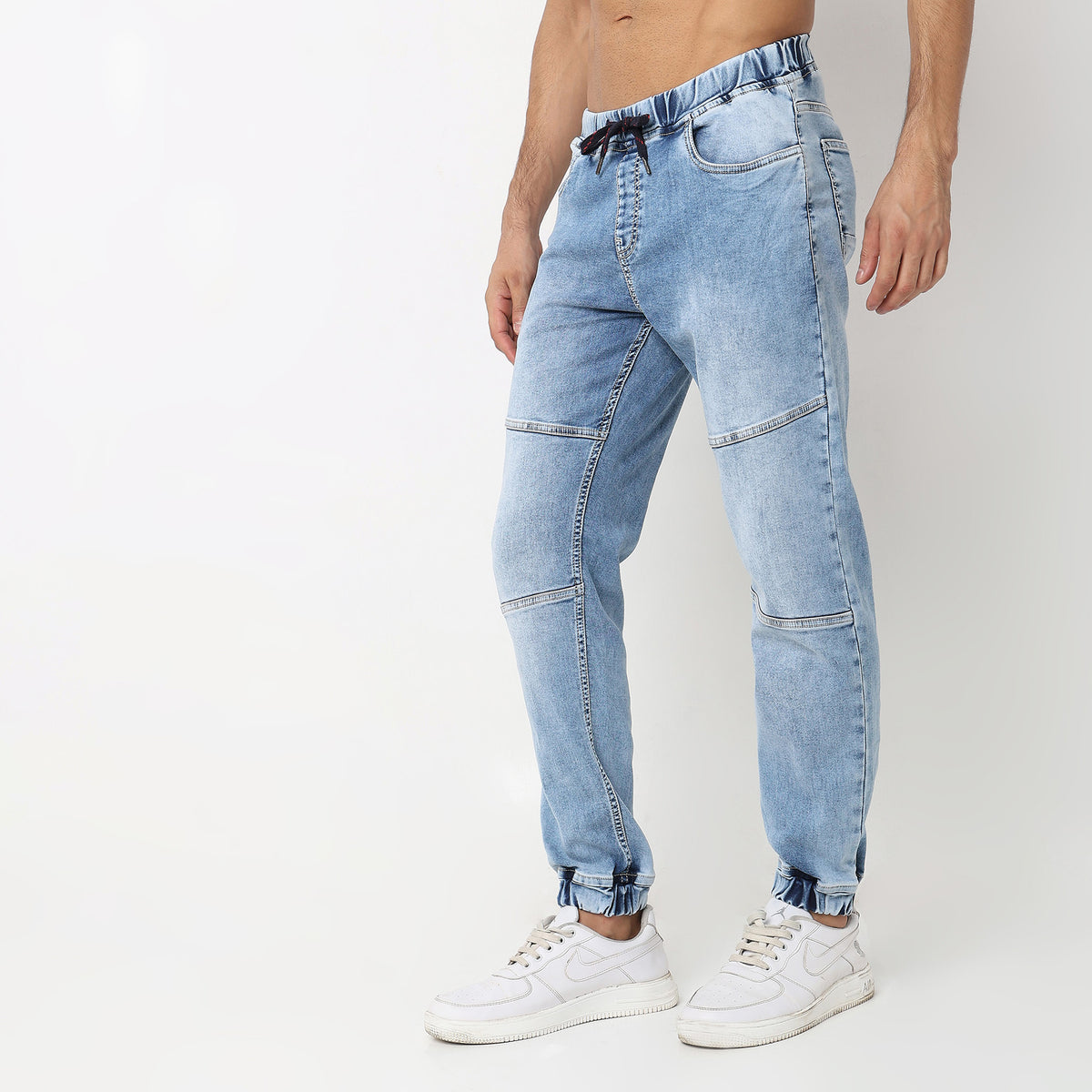 Regular Fit Solid Mid Rise Jeans