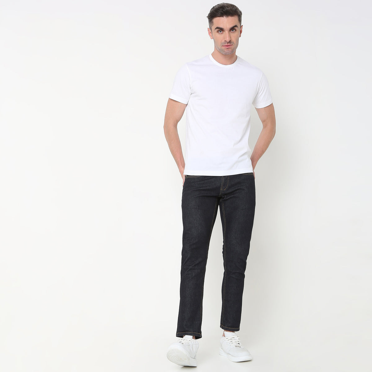 Straight Fit Solid Mid Rise Jeans