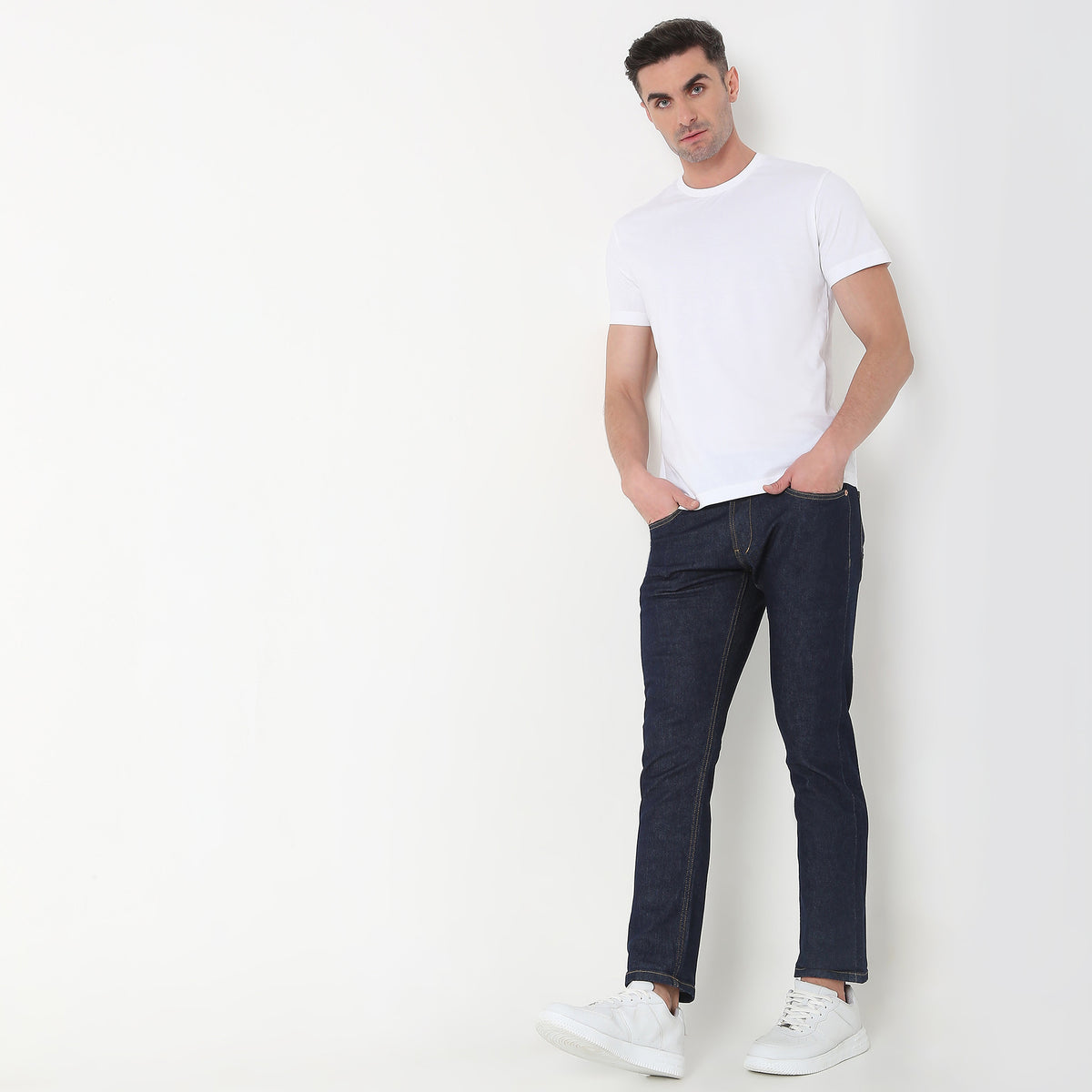 Straight Fit Solid Mid Rise Jeans