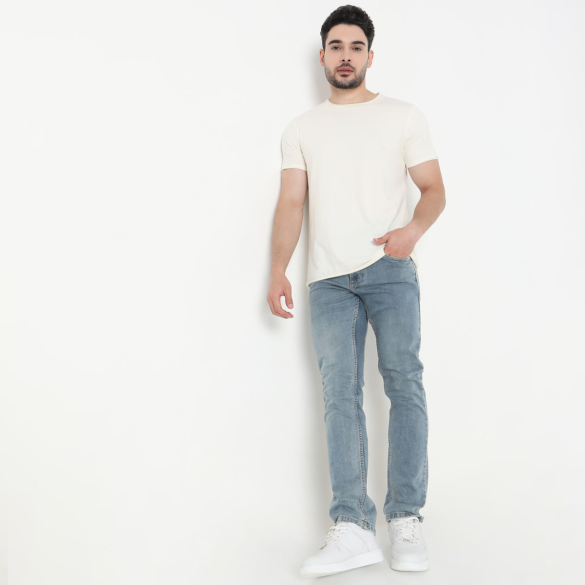 Straight Fit Solid Mid Rise Jeans