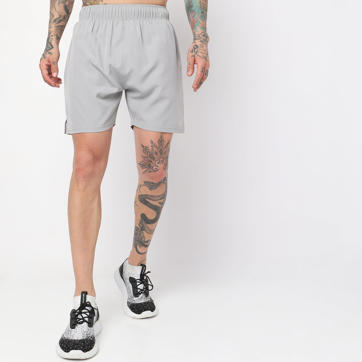 Regular Fit Solid Mid Rise Shorts