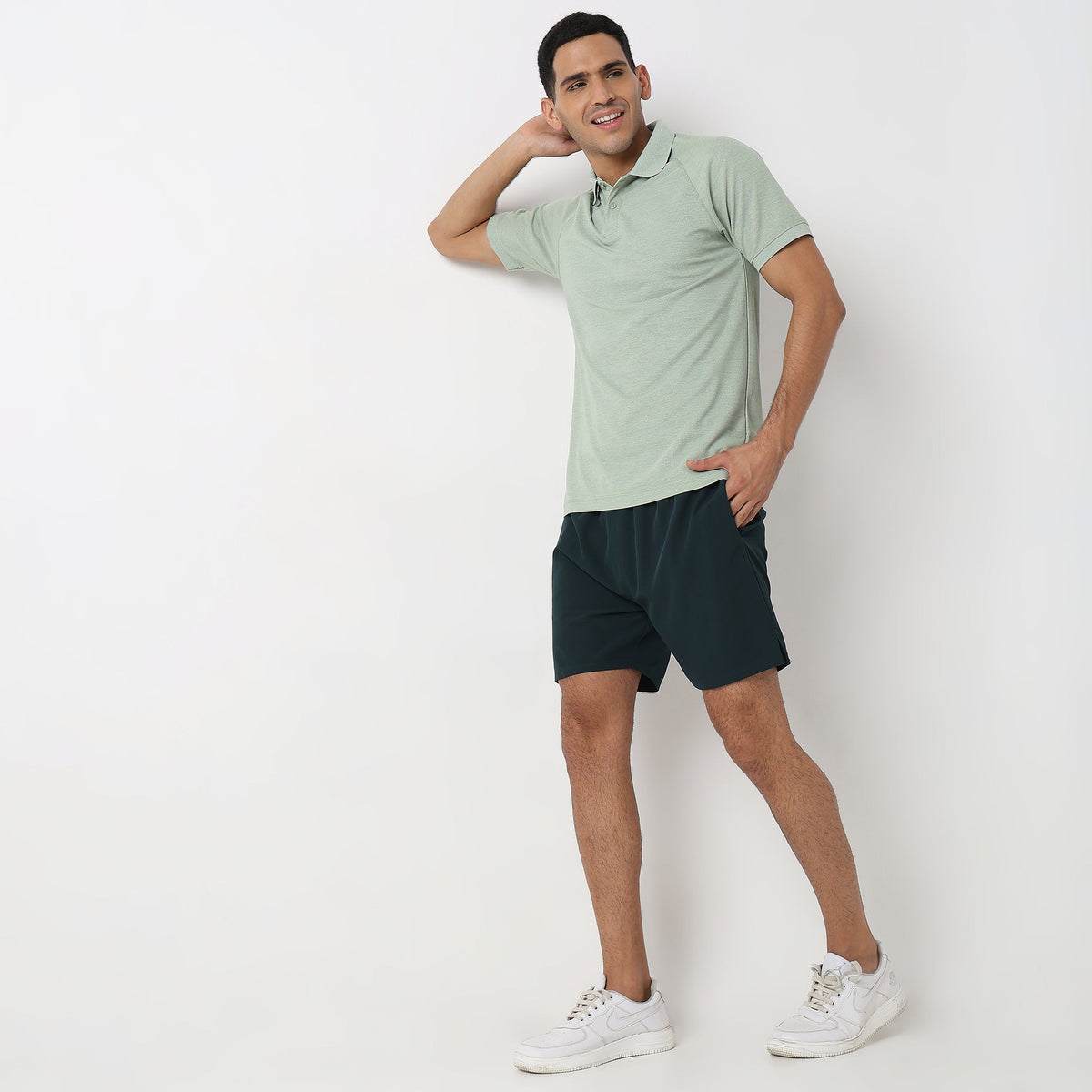 Regular Fit Solid Mid Rise Shorts