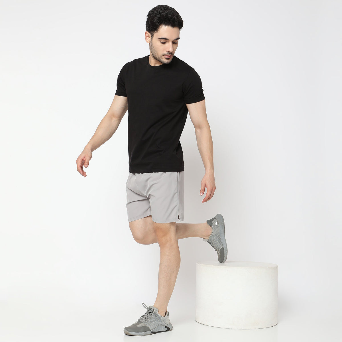 Regular Fit Solid Mid Rise Shorts