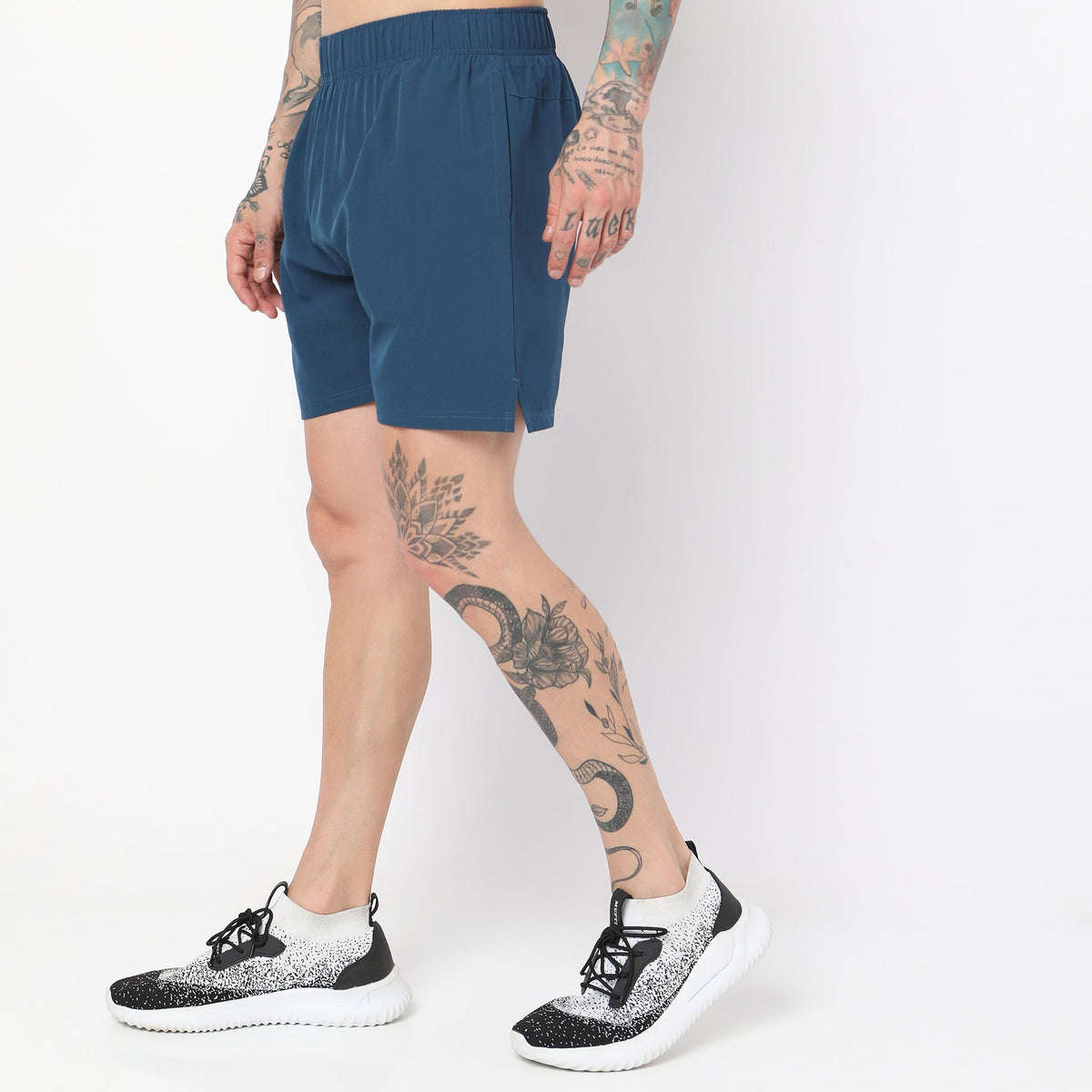 Regular Fit Solid Mid Rise Shorts