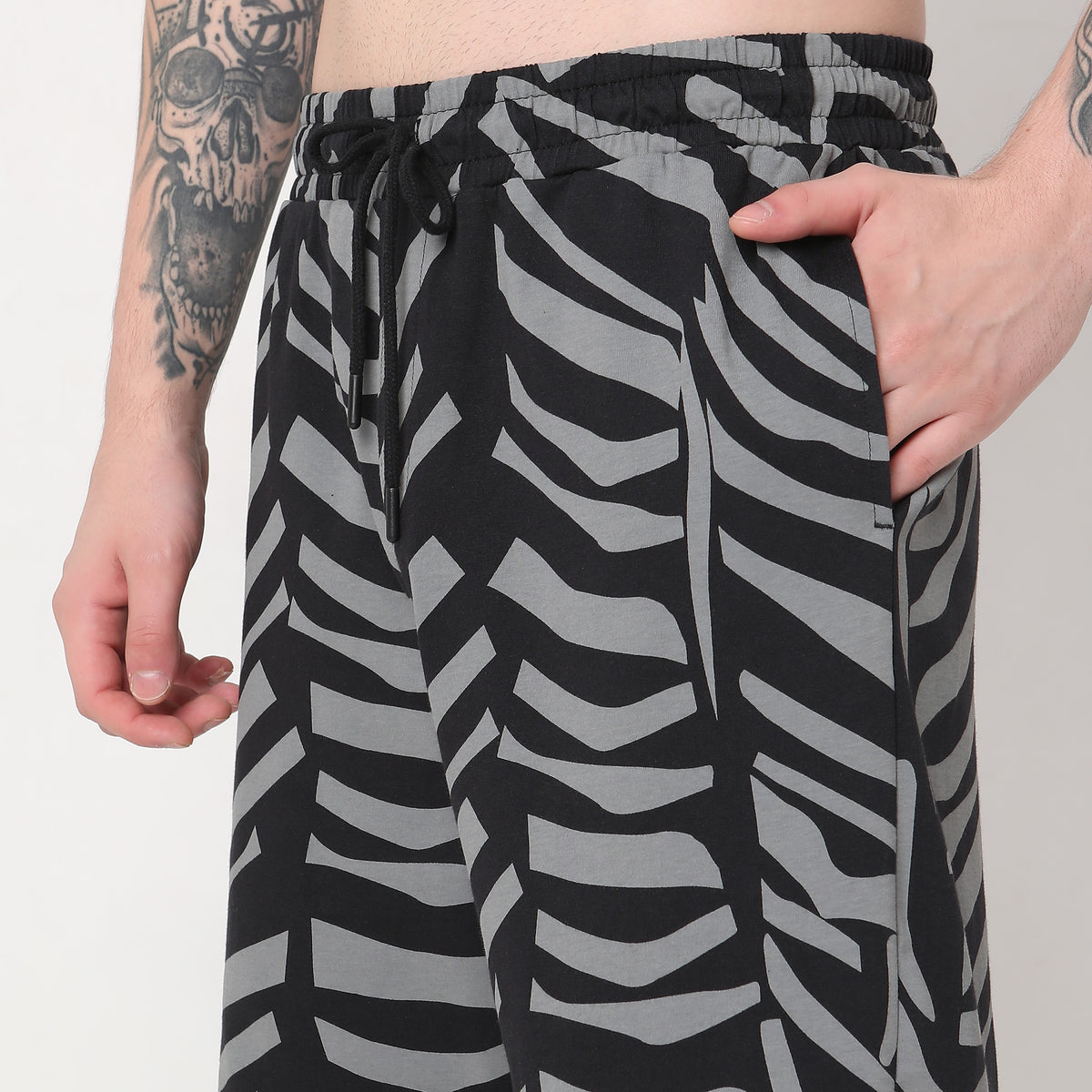 Regular Fit Printed Mid Rise Shorts