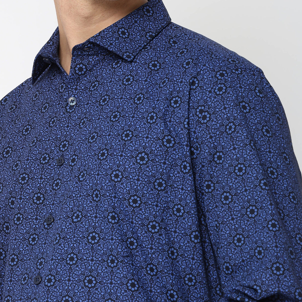 Men Wearing Regular Fit Printed Shirt