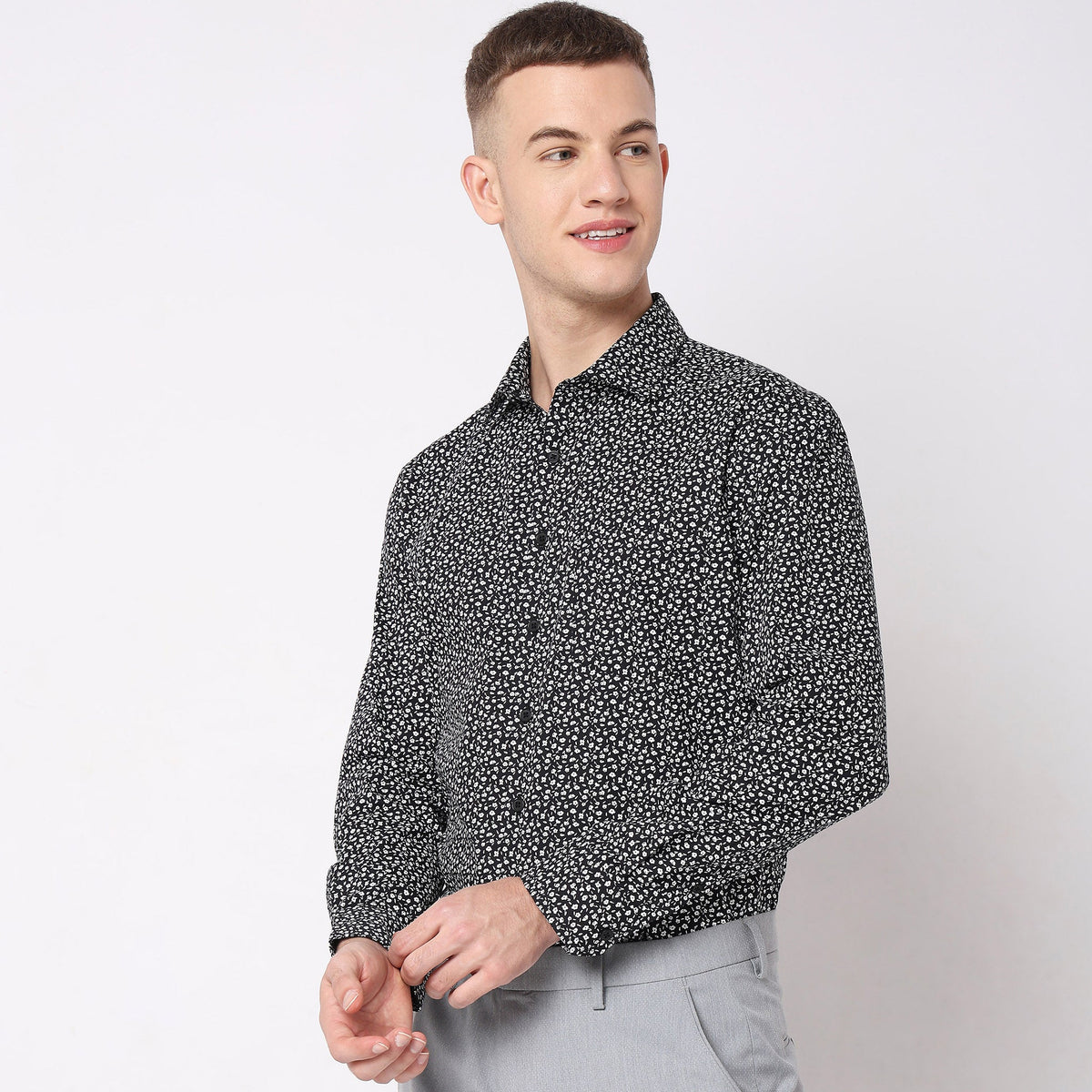 Men Wearing Regular Fit Printed Shirt