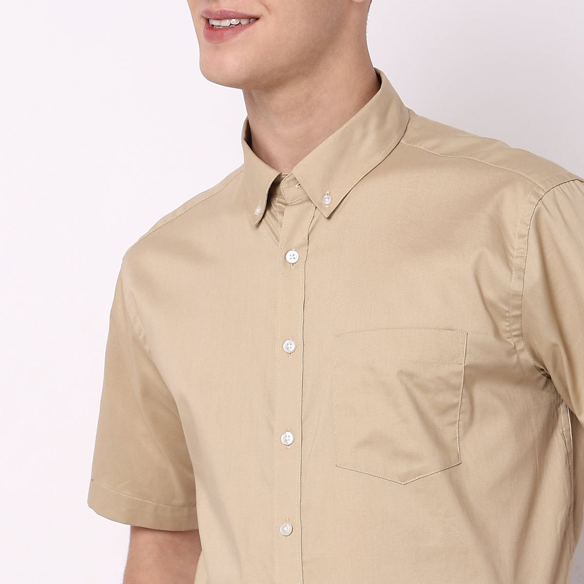 Men Wearing Regular Fit Solid Shirt