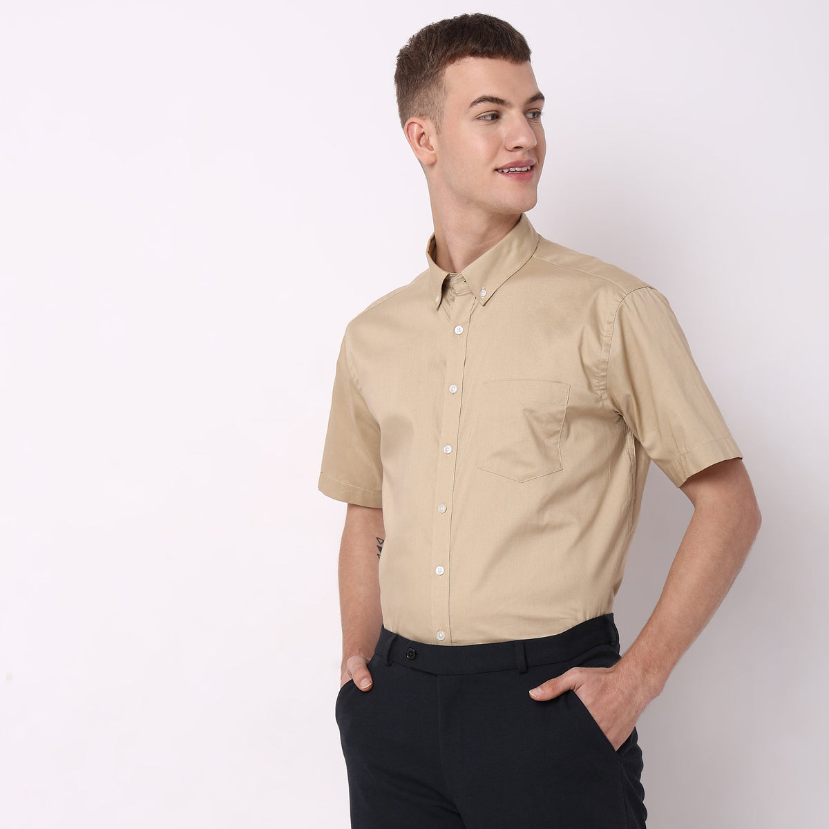 Men Wearing Regular Fit Solid Shirt