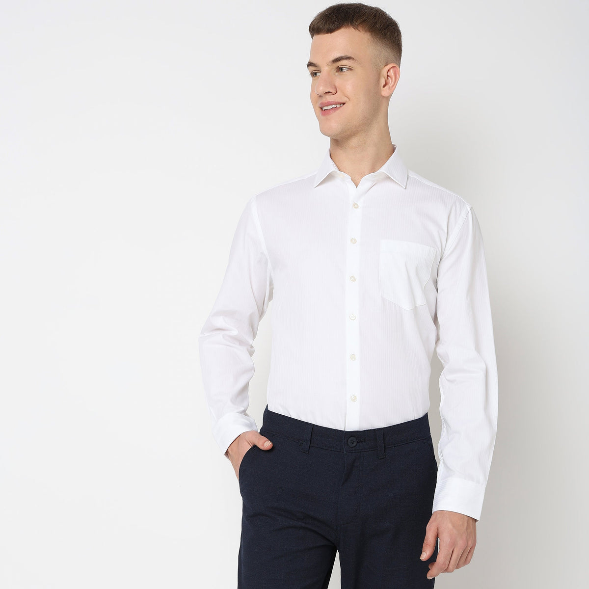 Men Wearing Regular Fit Solid Shirt