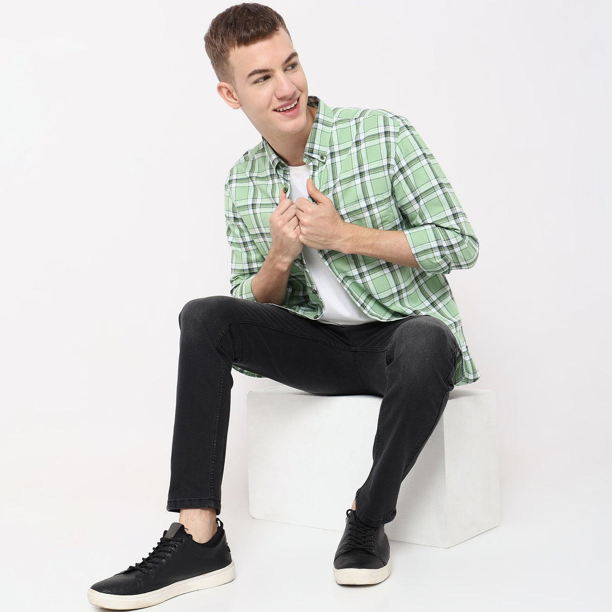 Men Wearing Slim Fit Checkered Shirt