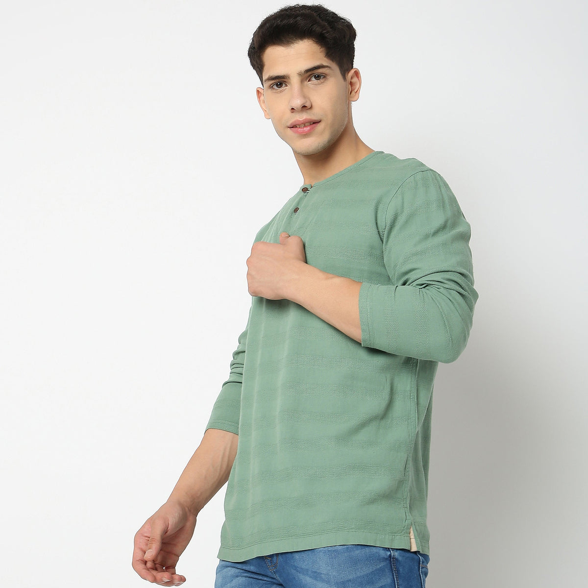 Men Wearing Slim Fit Solid Shirt