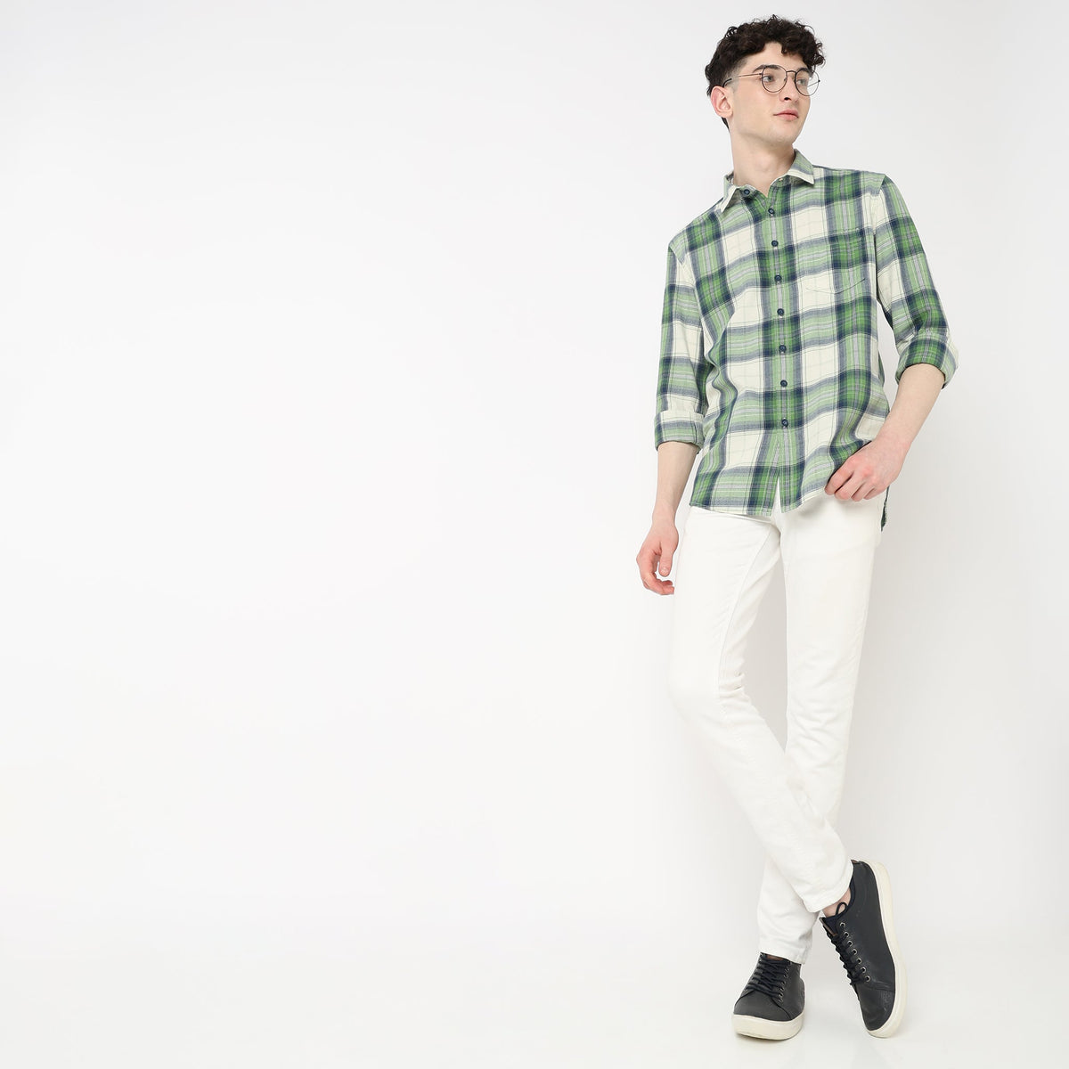 Men Wearing Slim Fit Checkered Shirt