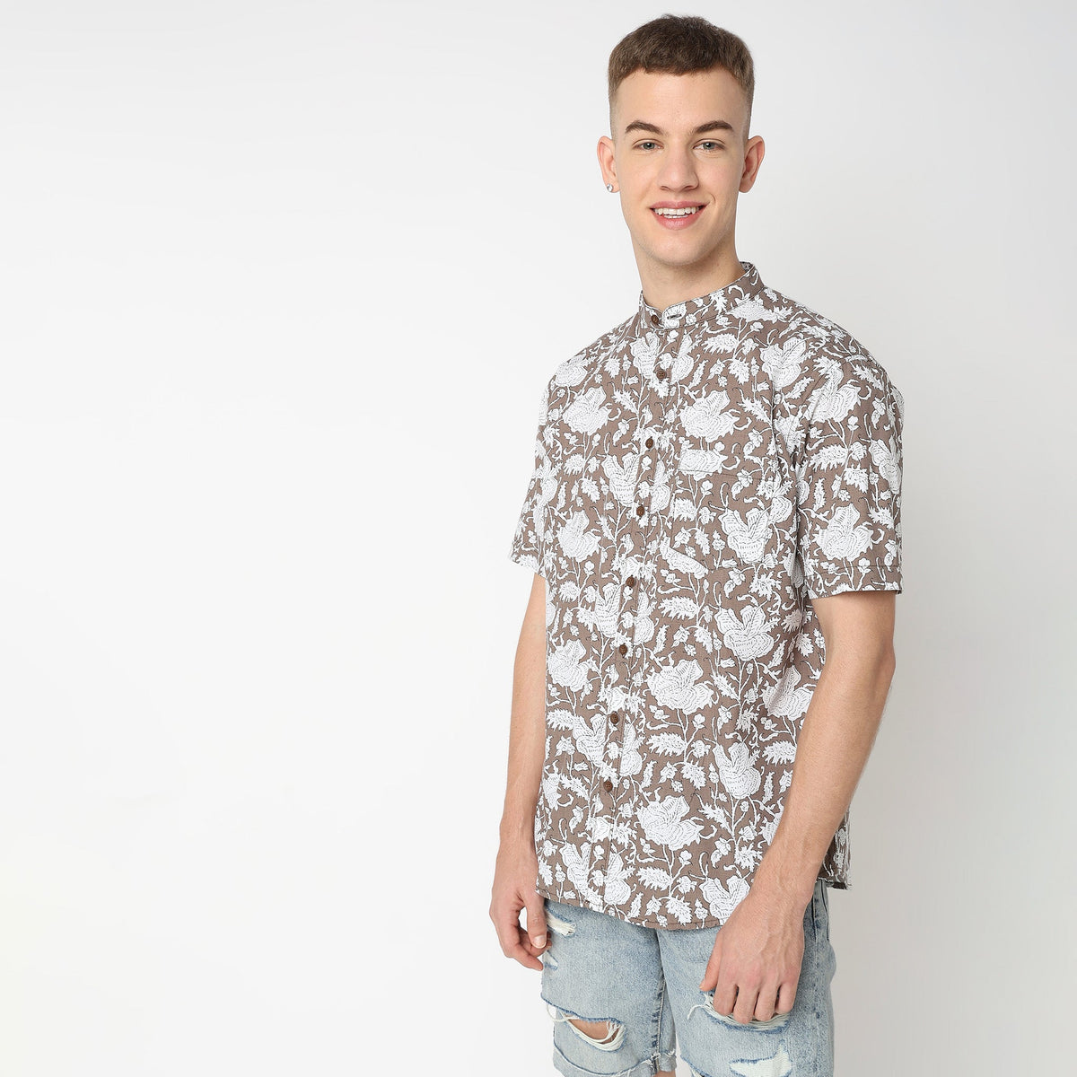 Men Wearing Regular Fit Printed Shirt