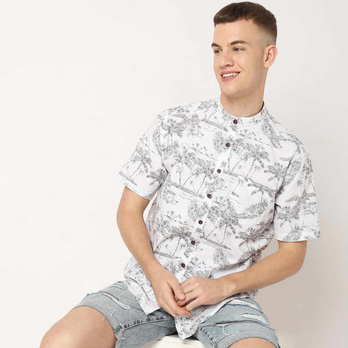 Men Wearing Regular Fit Printed Shirt