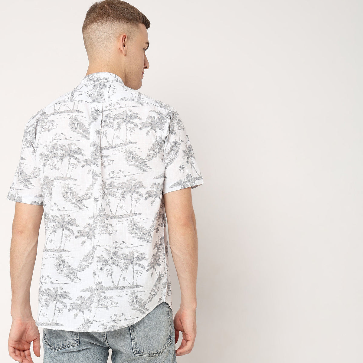 Men Wearing Regular Fit Printed Shirt