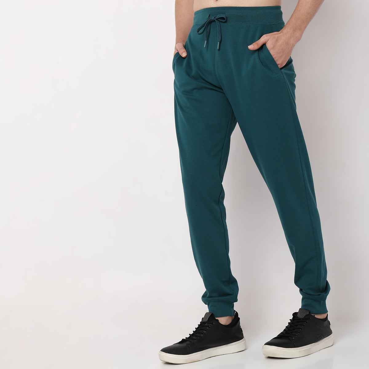 Regular Fit Solid Mid Rise Trackpants