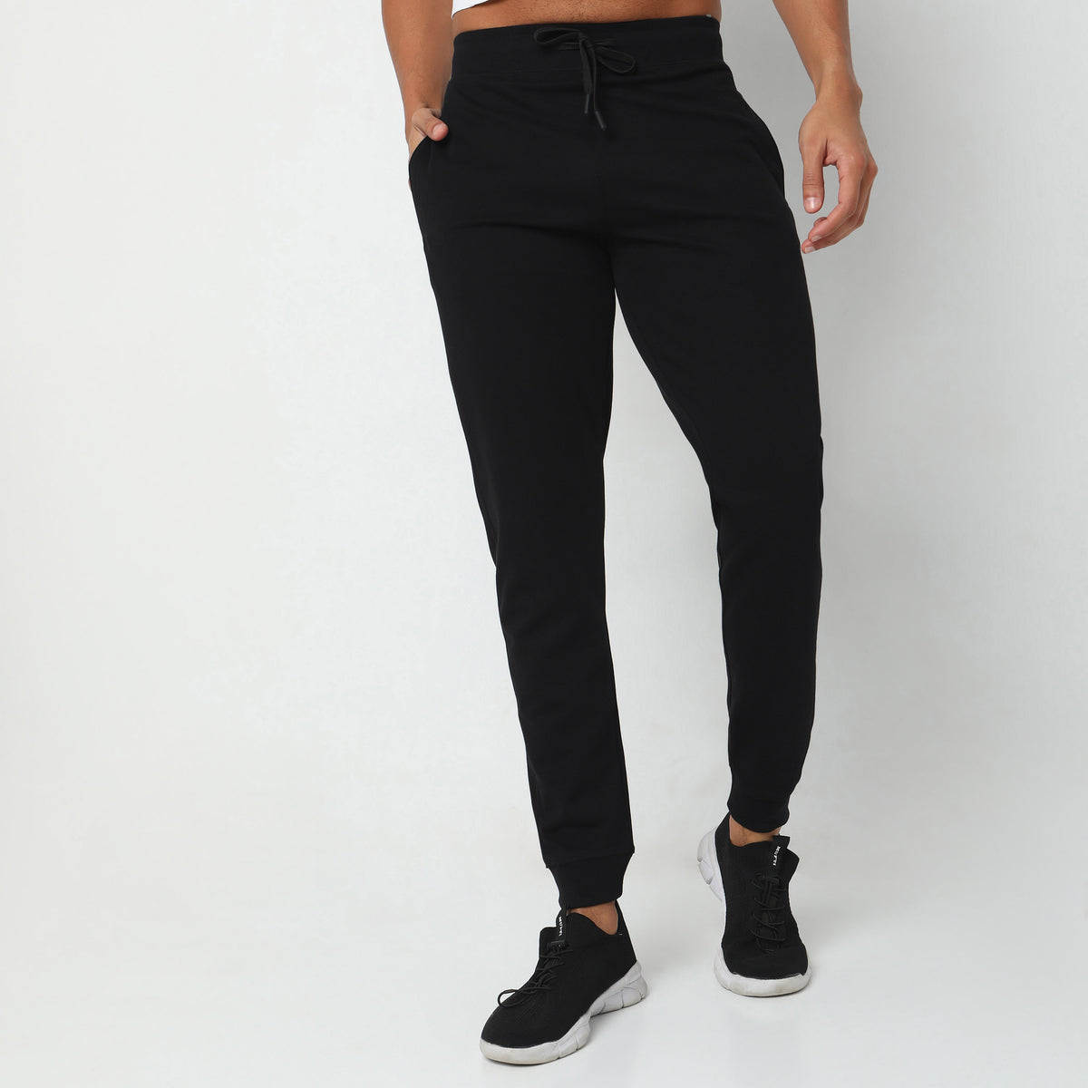 Regular Fit Solid Mid Rise Trackpants