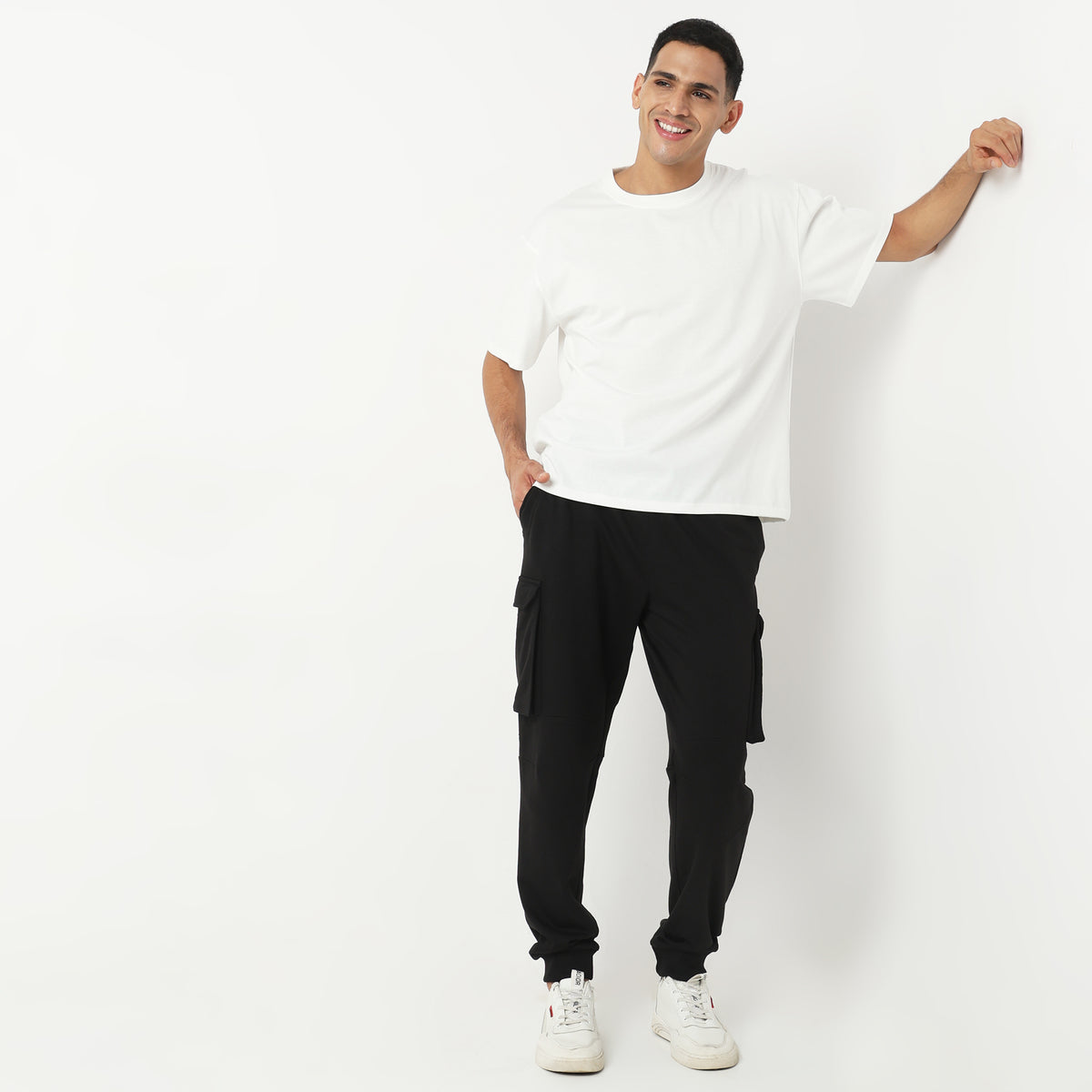 Oversize Solid Mid Rise Trackpants