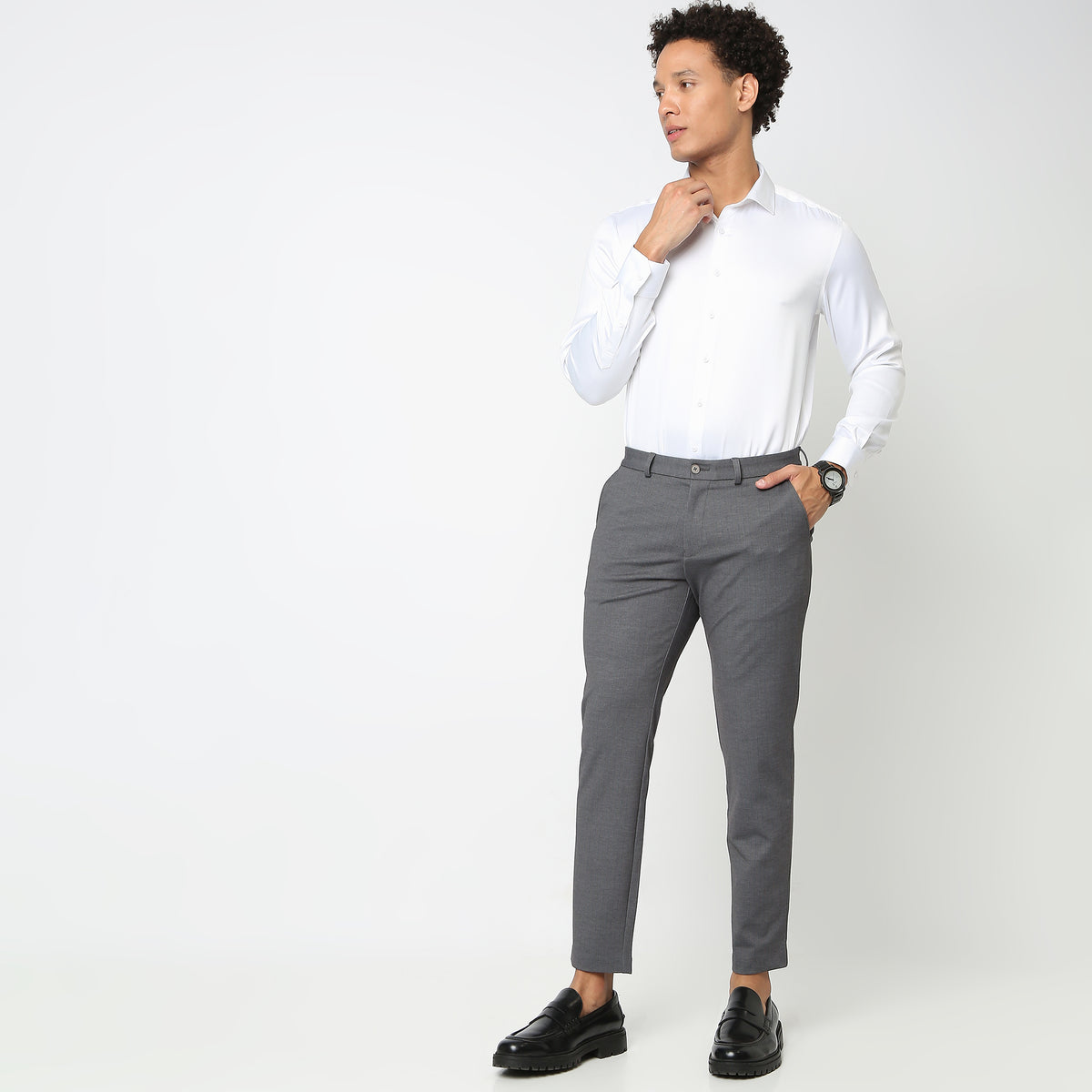 Regular Fit Solid Mid Rise Trousers