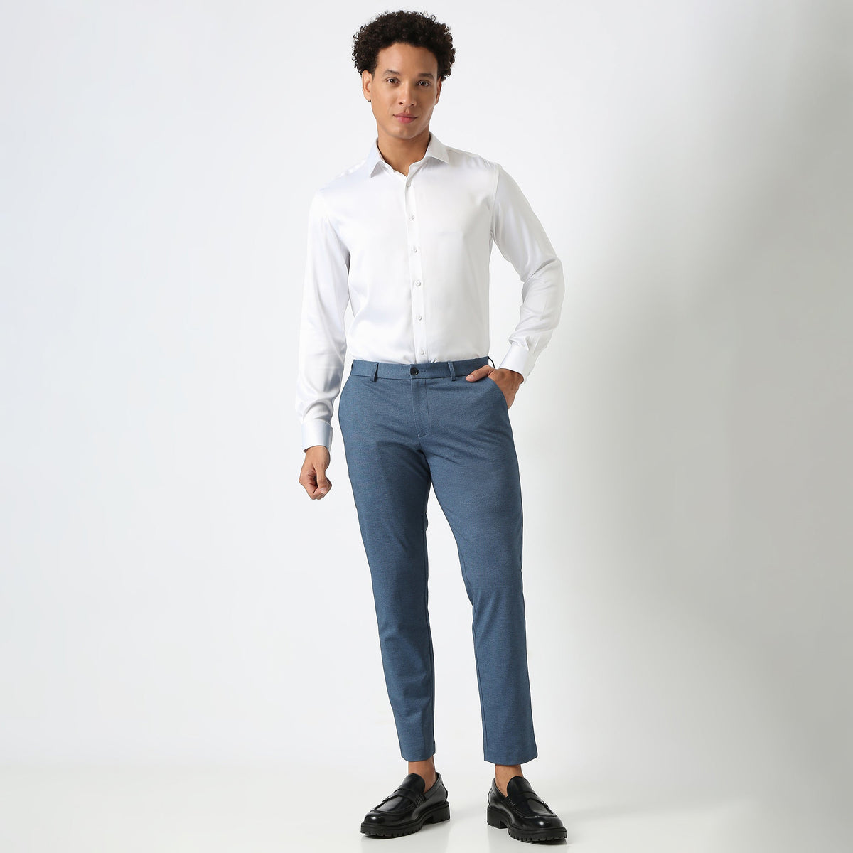 Regular Fit Solid Mid Rise Trousers