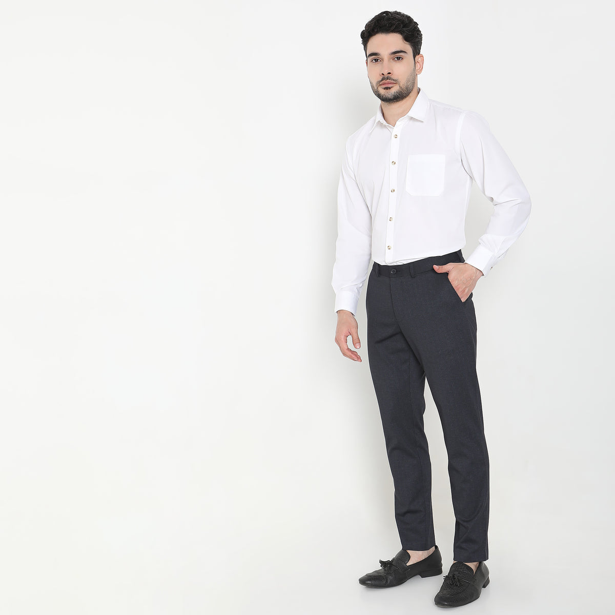 Regular Fit Solid Mid Rise Trousers