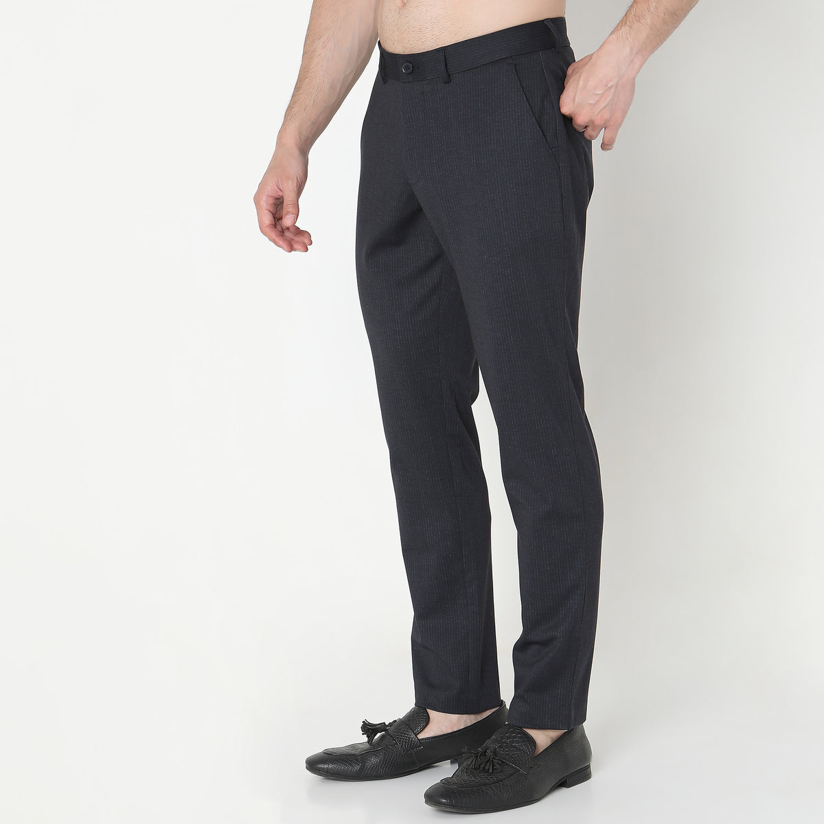 Regular Fit Solid Mid Rise Trousers