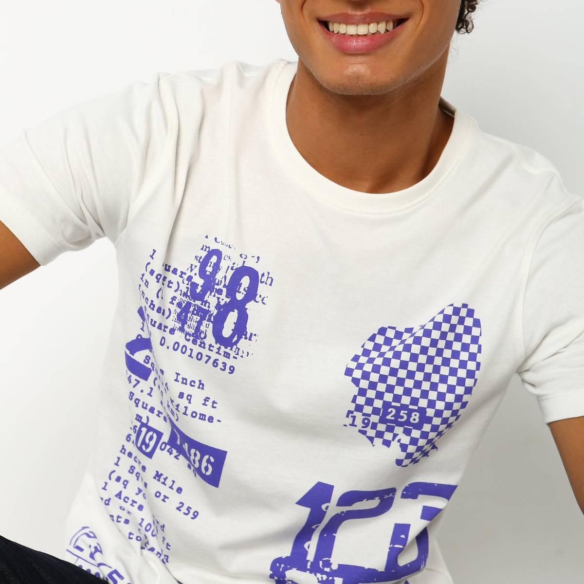 Men Wearing Regular Fit Graphic T-Shirt