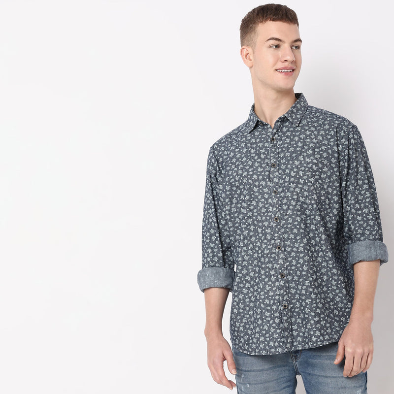 Men Wearing Regular Fit Printed Shirt