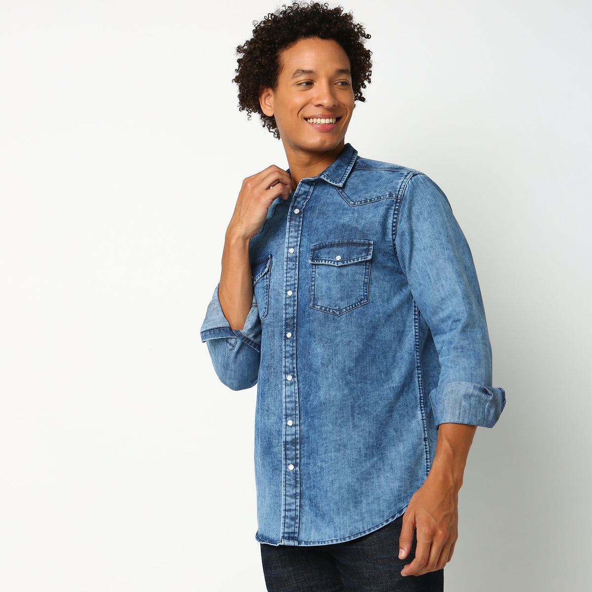 Men Wearing Regular Fit Solid Shirt