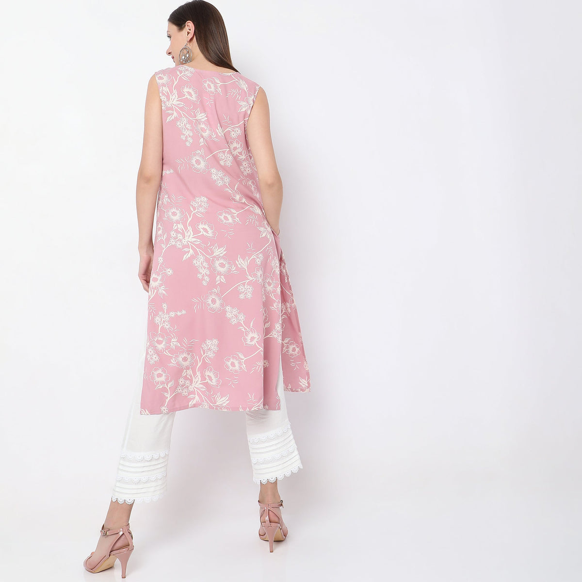 Women Wearing Straight Fit Printed Kurta