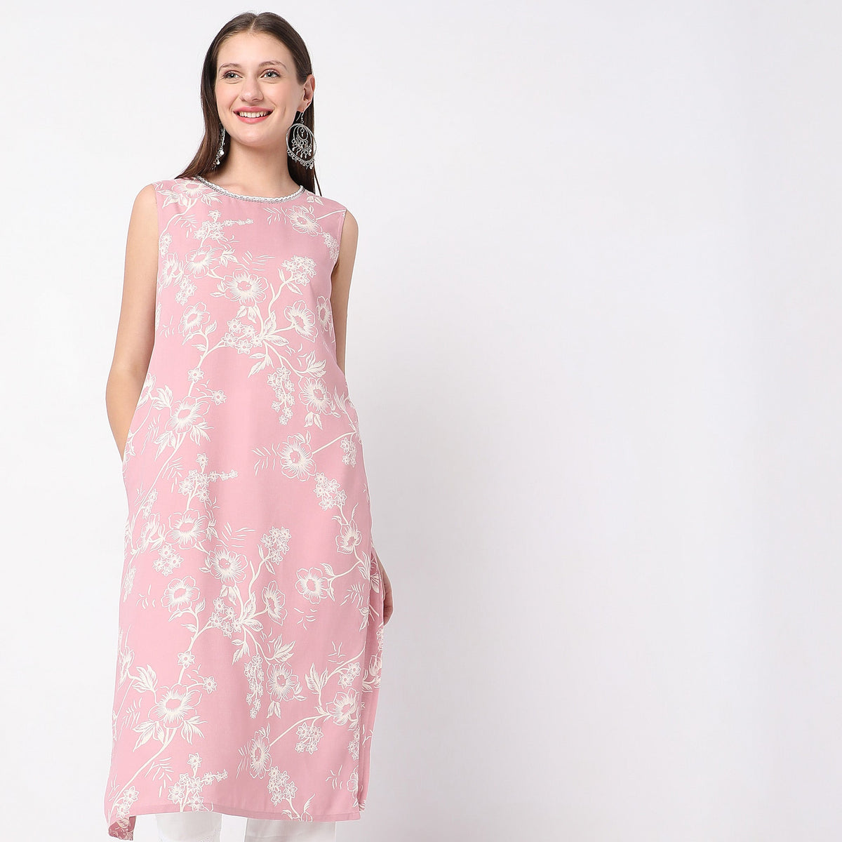 Women Wearing Straight Fit Printed Kurta