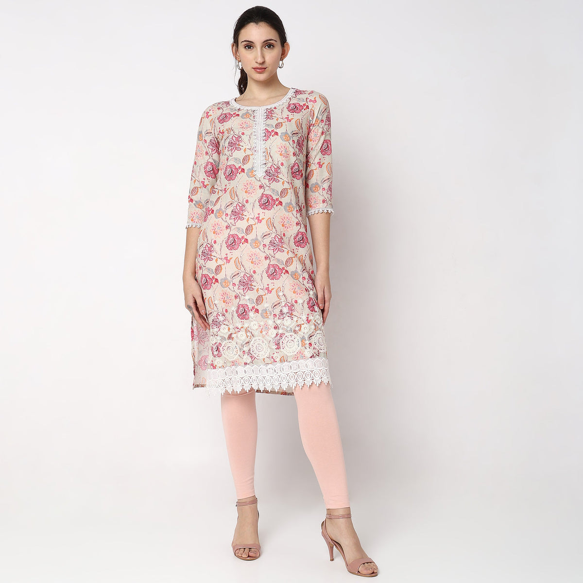 Women Wearing Straight Fit Printed Kurta