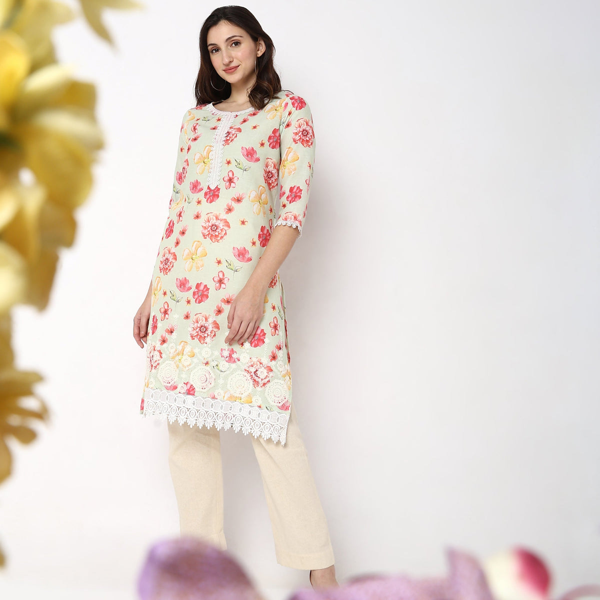 Women Wearing Straight Fit Printed Kurta