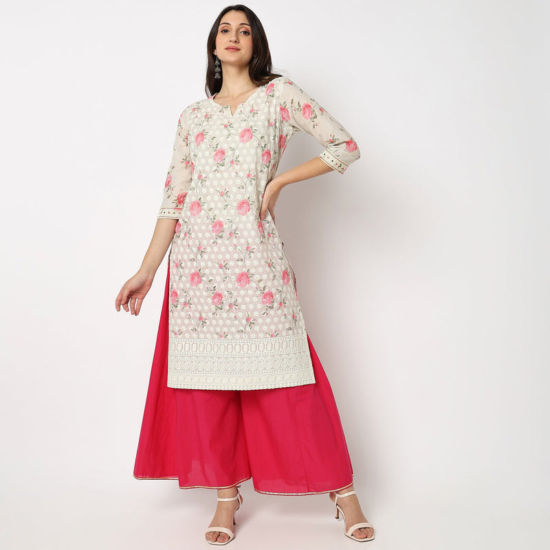 Women Wearing Straight Fit Printed Kurta