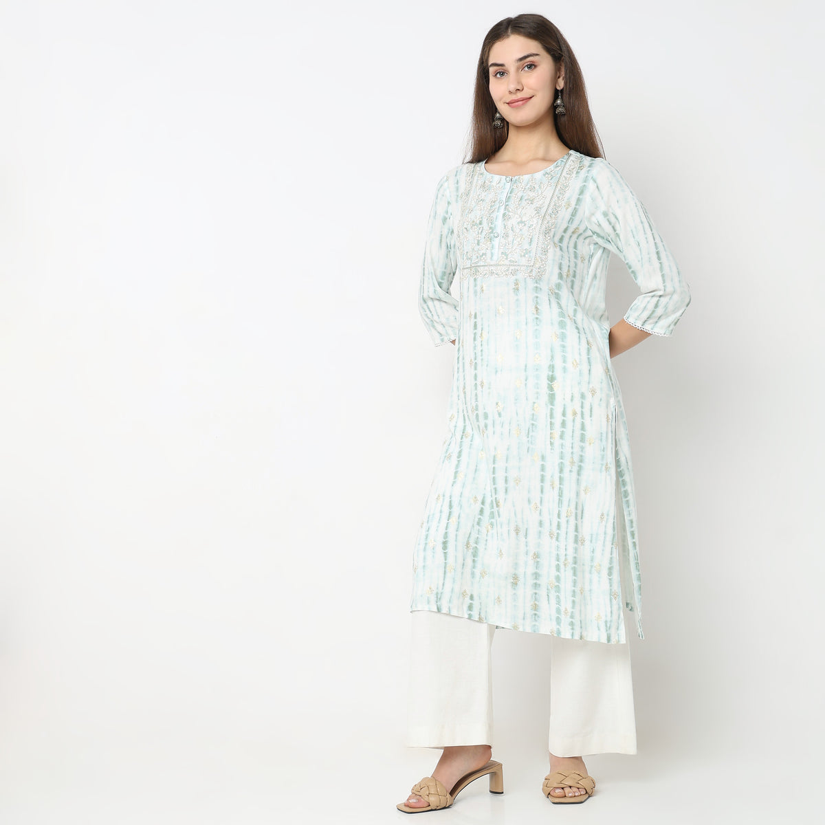 Straight Fit Embroidered Kurta