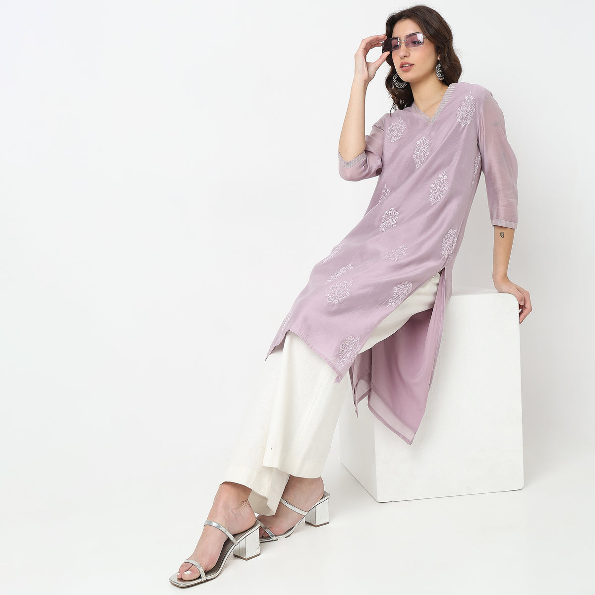 Straight Fit Embroidered Kurta