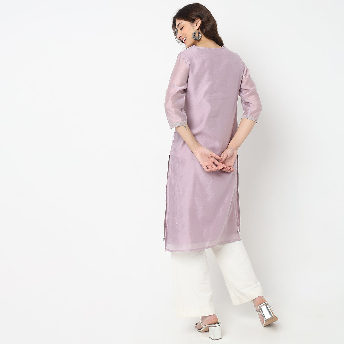 Straight Fit Embroidered Kurta