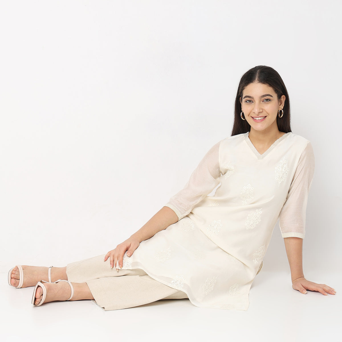 Straight Fit Embroidered Kurta