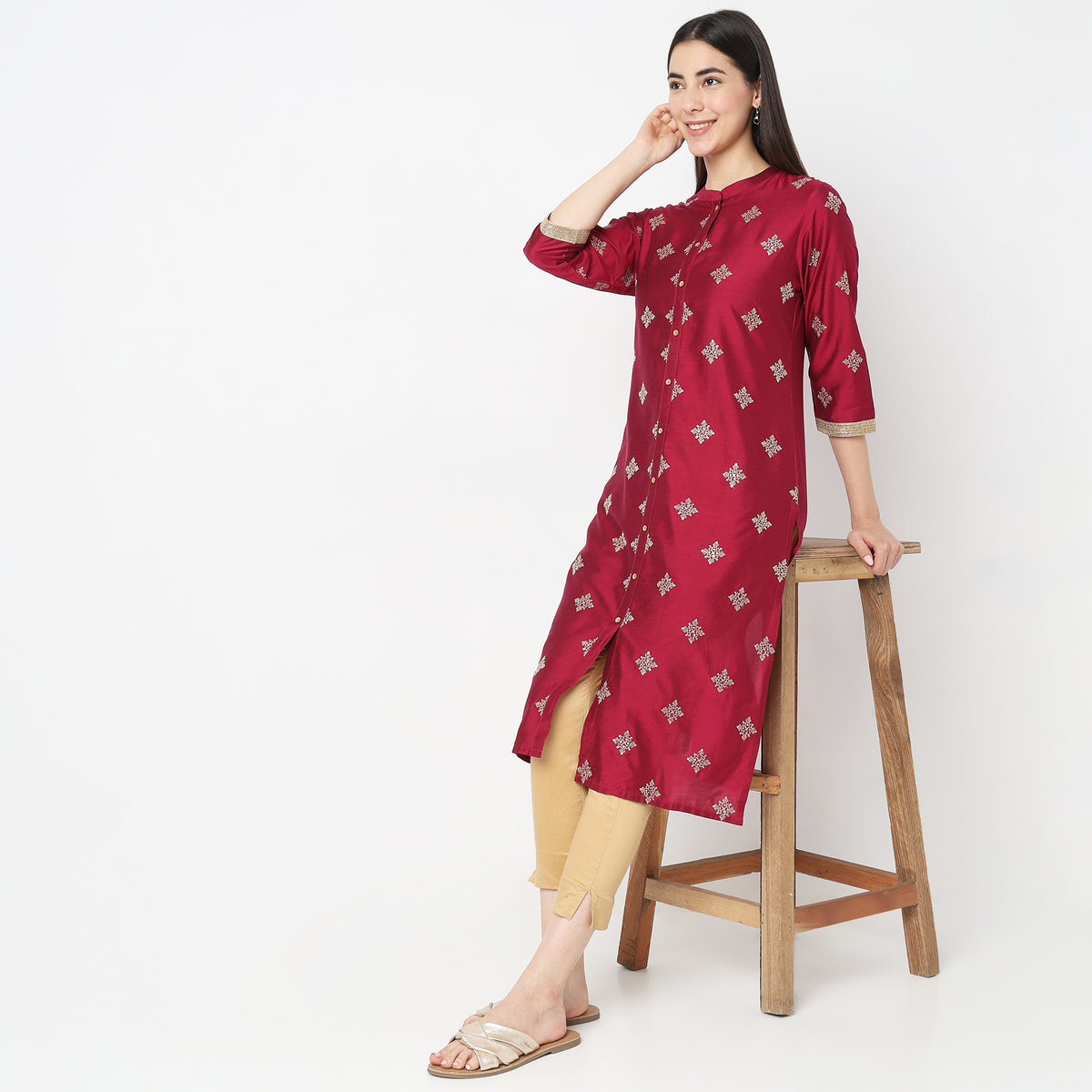 Straight Fit Embroidered Kurta