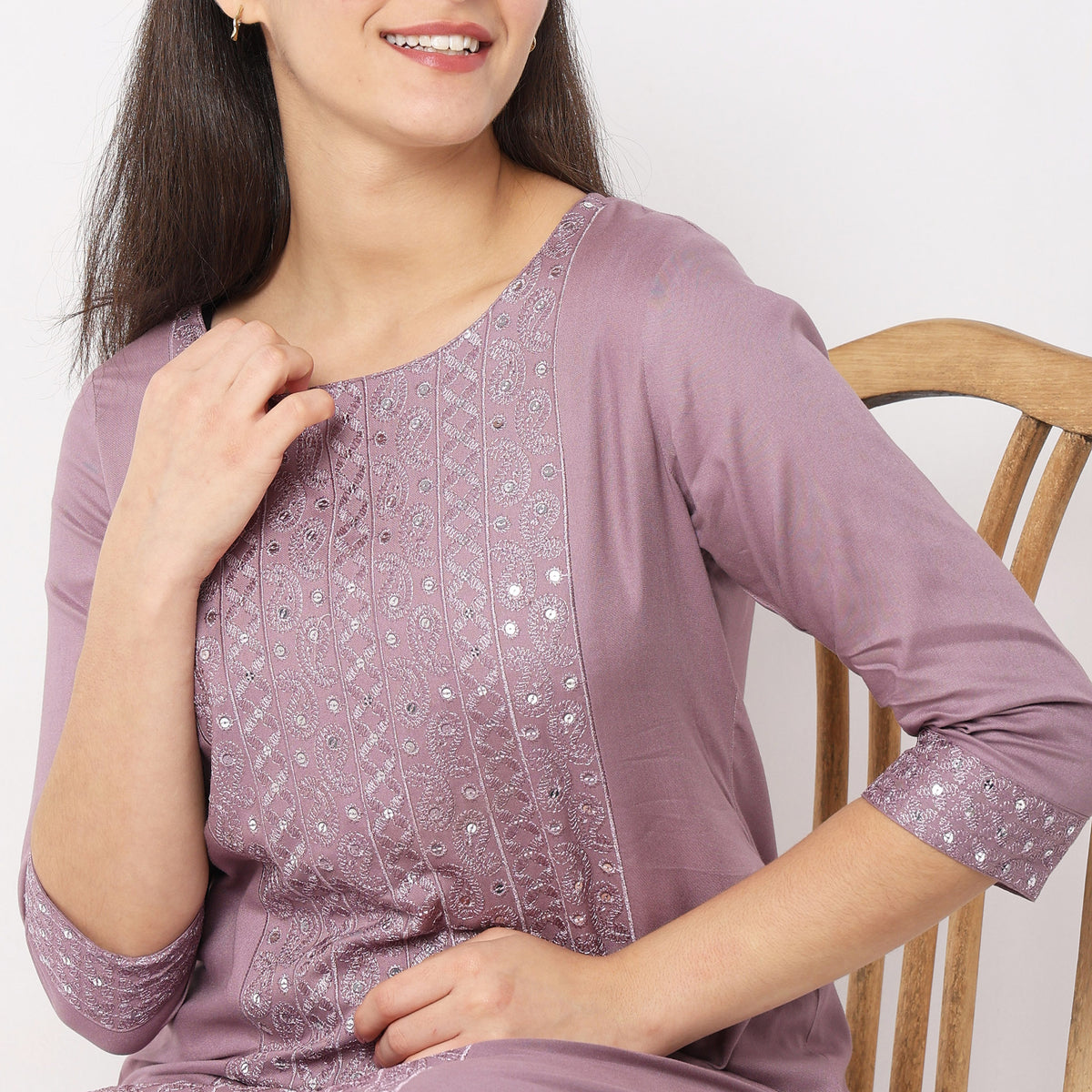 Straight Fit Embellished Kurta